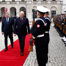 King Harald and President Komorowski inspects the honour guard during the welcoming ceremony (Photo: Lise Åserud / NTB scanpix)
